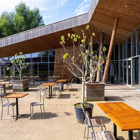 Vakantiehuis Mansion With Garden View